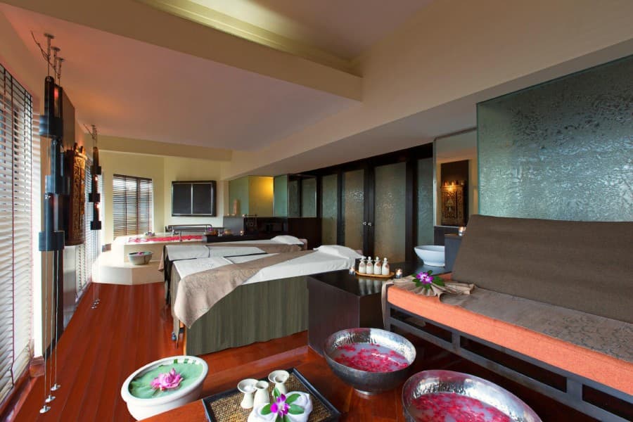 Royal Orchid Sheraton Hotel & Towers