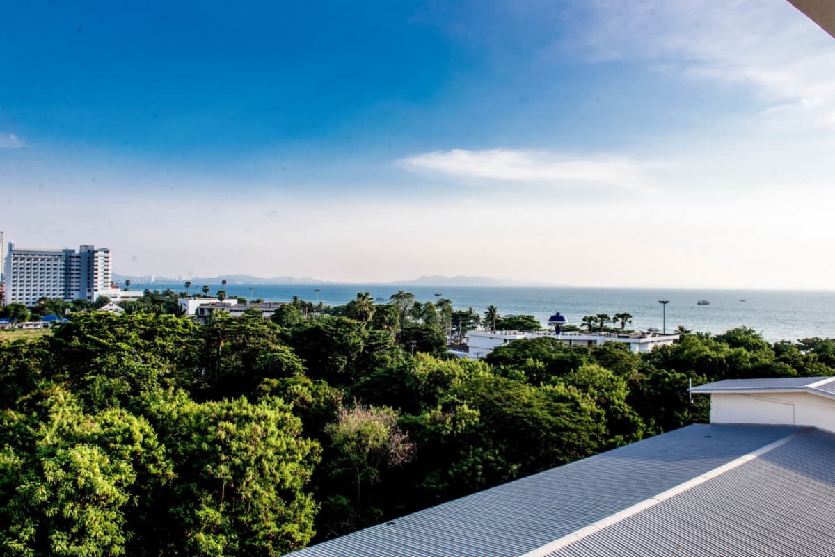 Sea Breeze Jomtien Resort