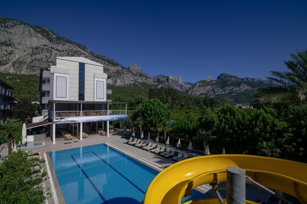 Grand Hotel Derin