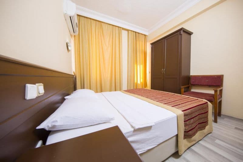 Klas Dom Hotel