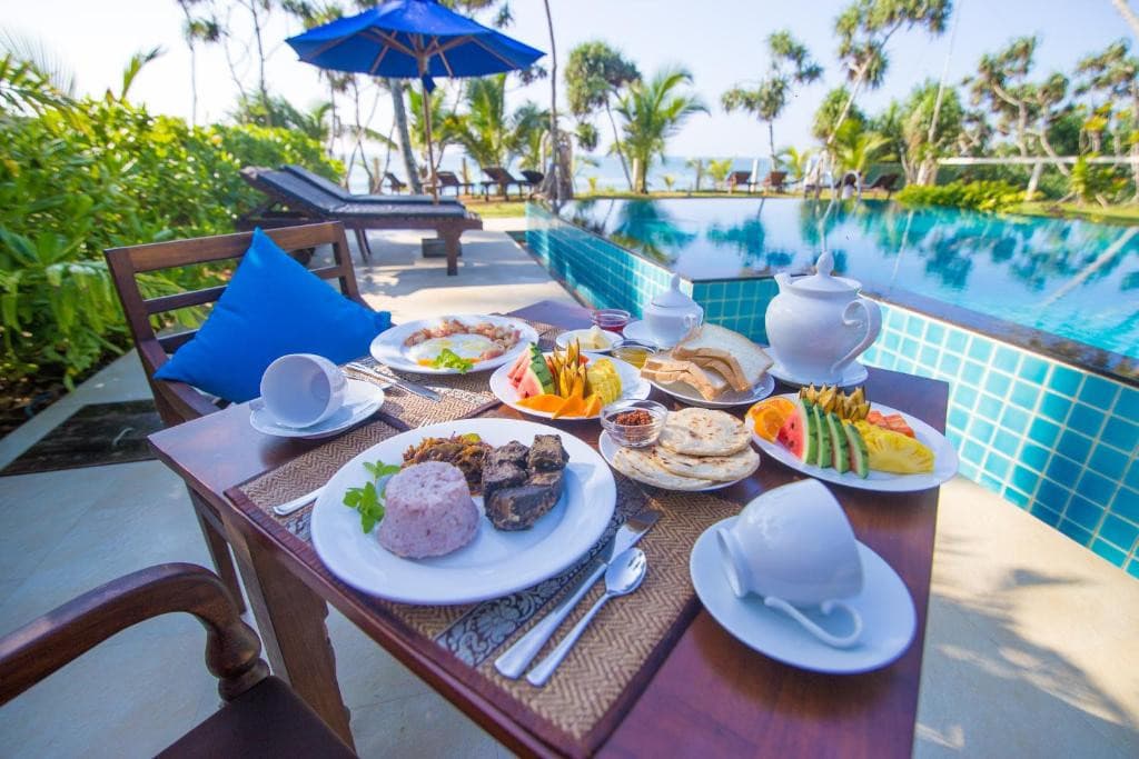 Lanka Beach Bungalows & Villa