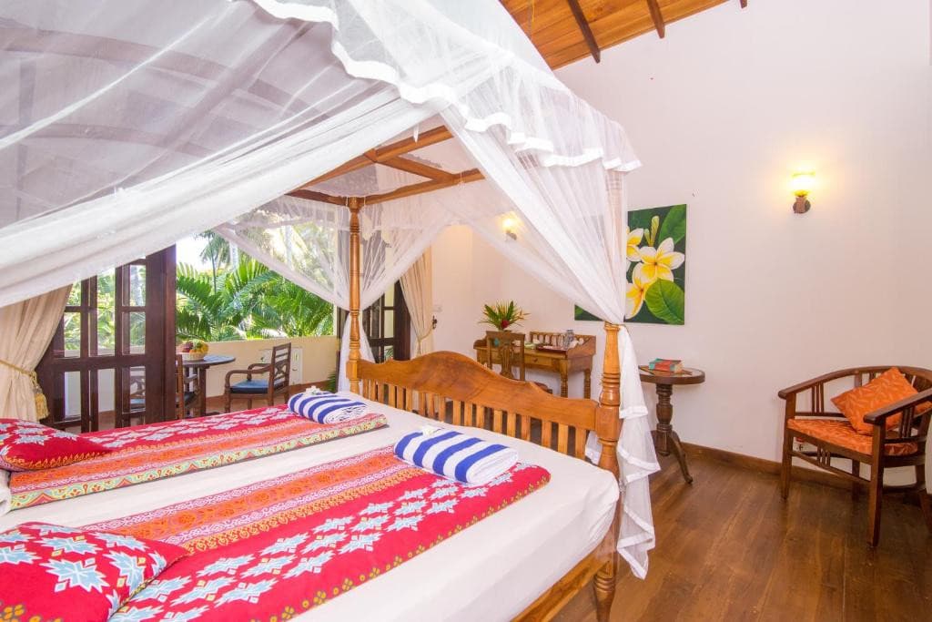 Lanka Beach Bungalows & Villa