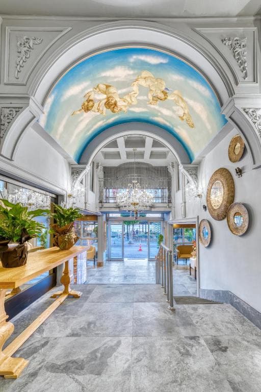 Seaport Hotel