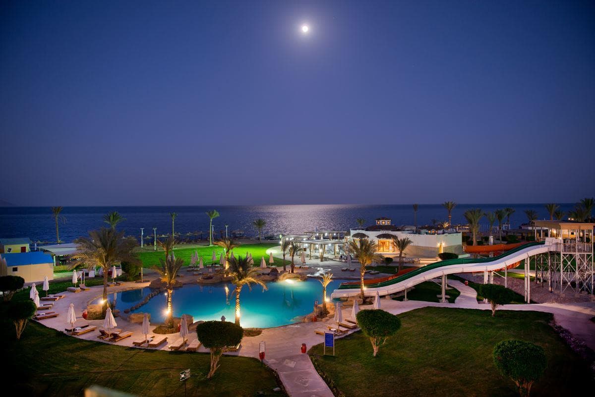 Shores Amphoras Resort