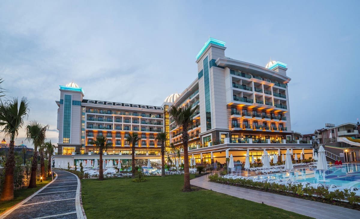 Luna Blanca Resort & Spa Hotel