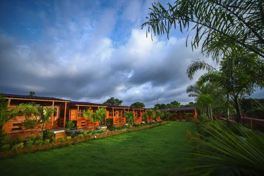 Grand Vatika Resort
