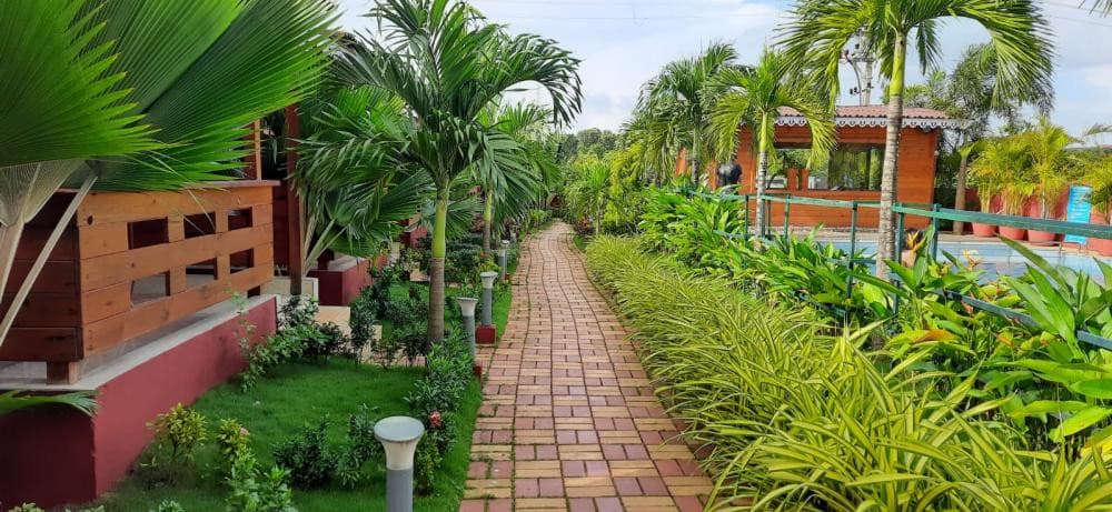 Grand Vatika Resort