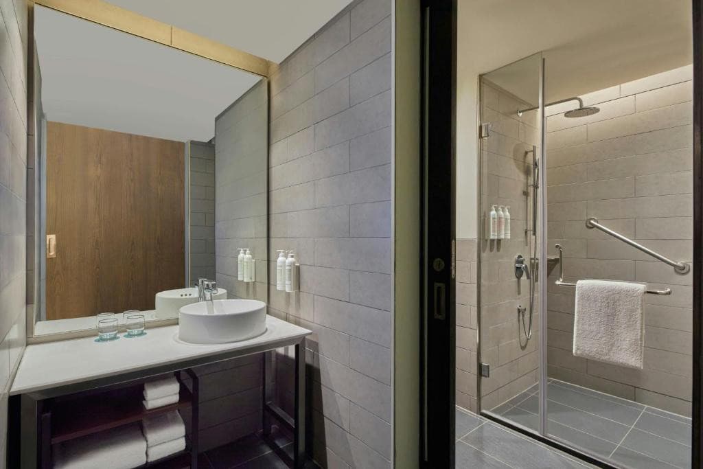 LE MERIDIEN