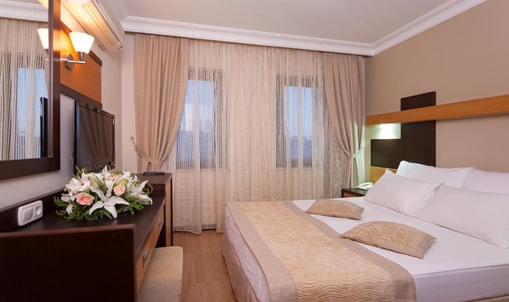 Kandelor Hotel