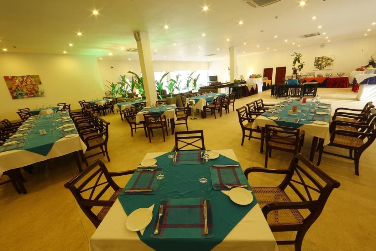 Catamaran Beach Hotel