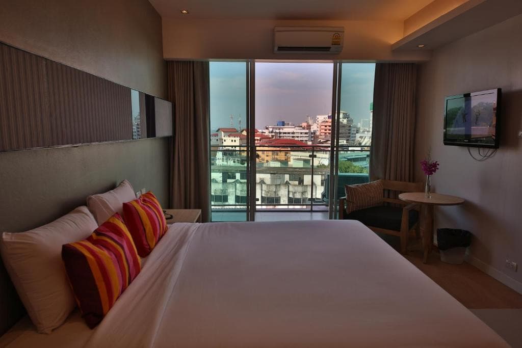 SUN XCLUSIVE HOTEL (THE)
