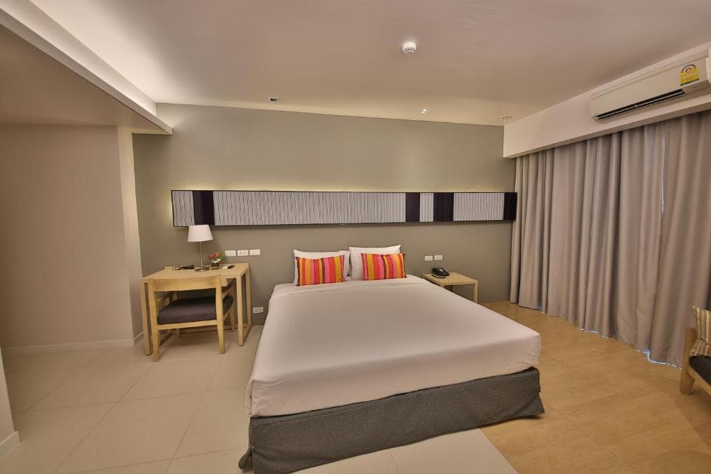SUN XCLUSIVE HOTEL (THE)