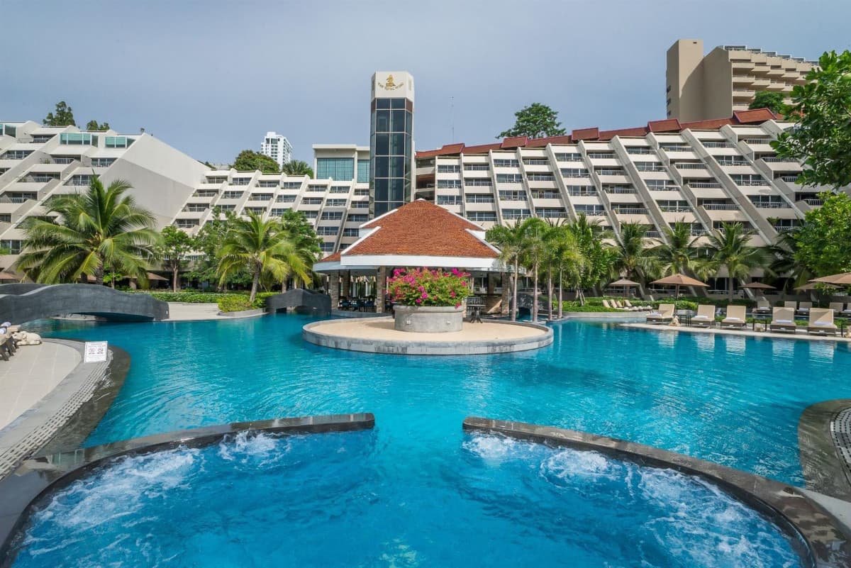 Royal Wing Suites & Spa