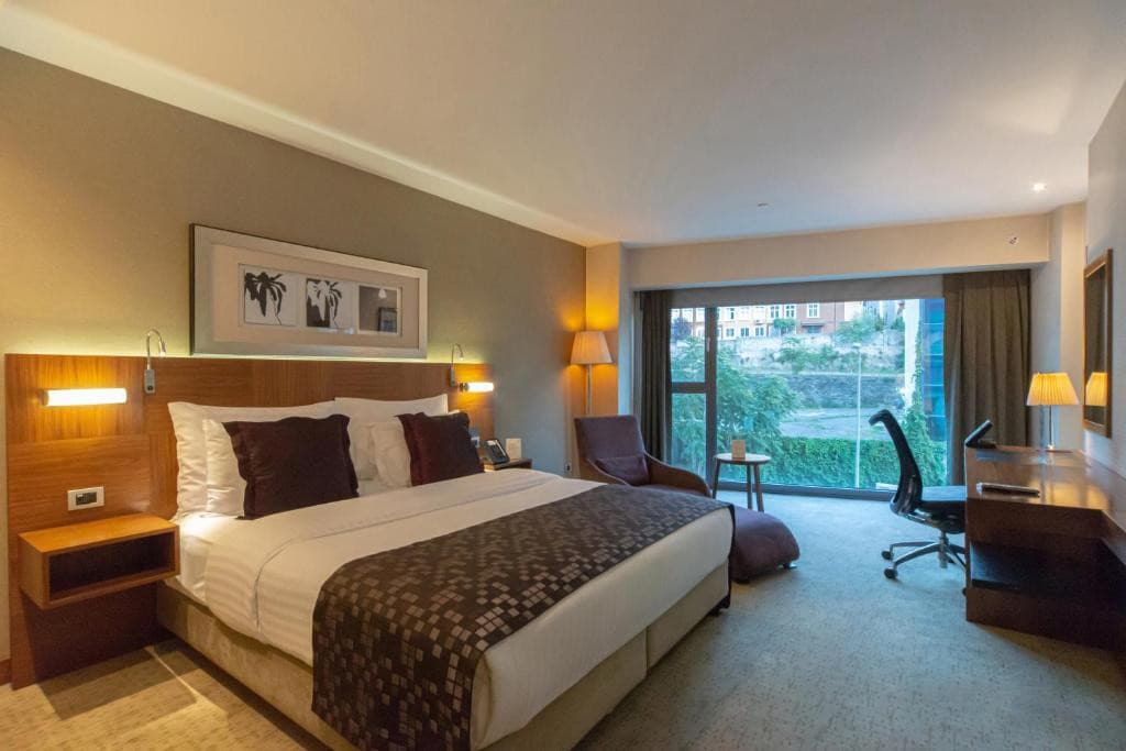 CROWNE PLAZA ISTANBUL HARBIYE
