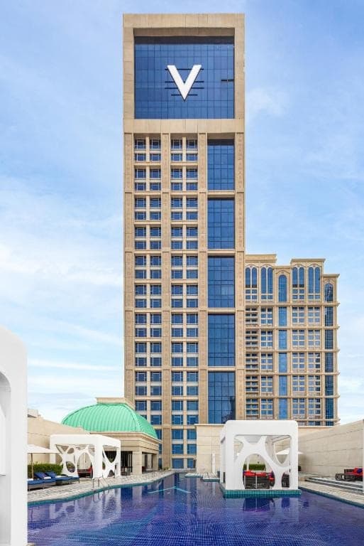 V Hotel Curio Collection By Hilton