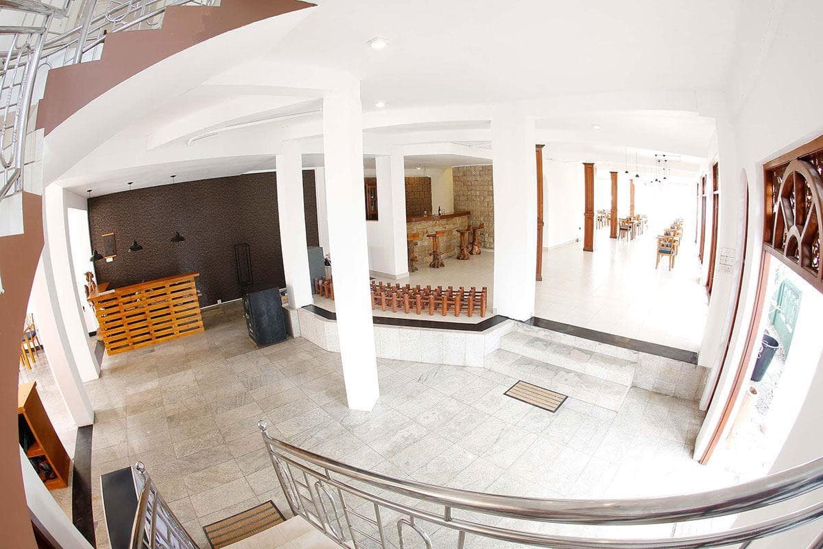 C Negombo