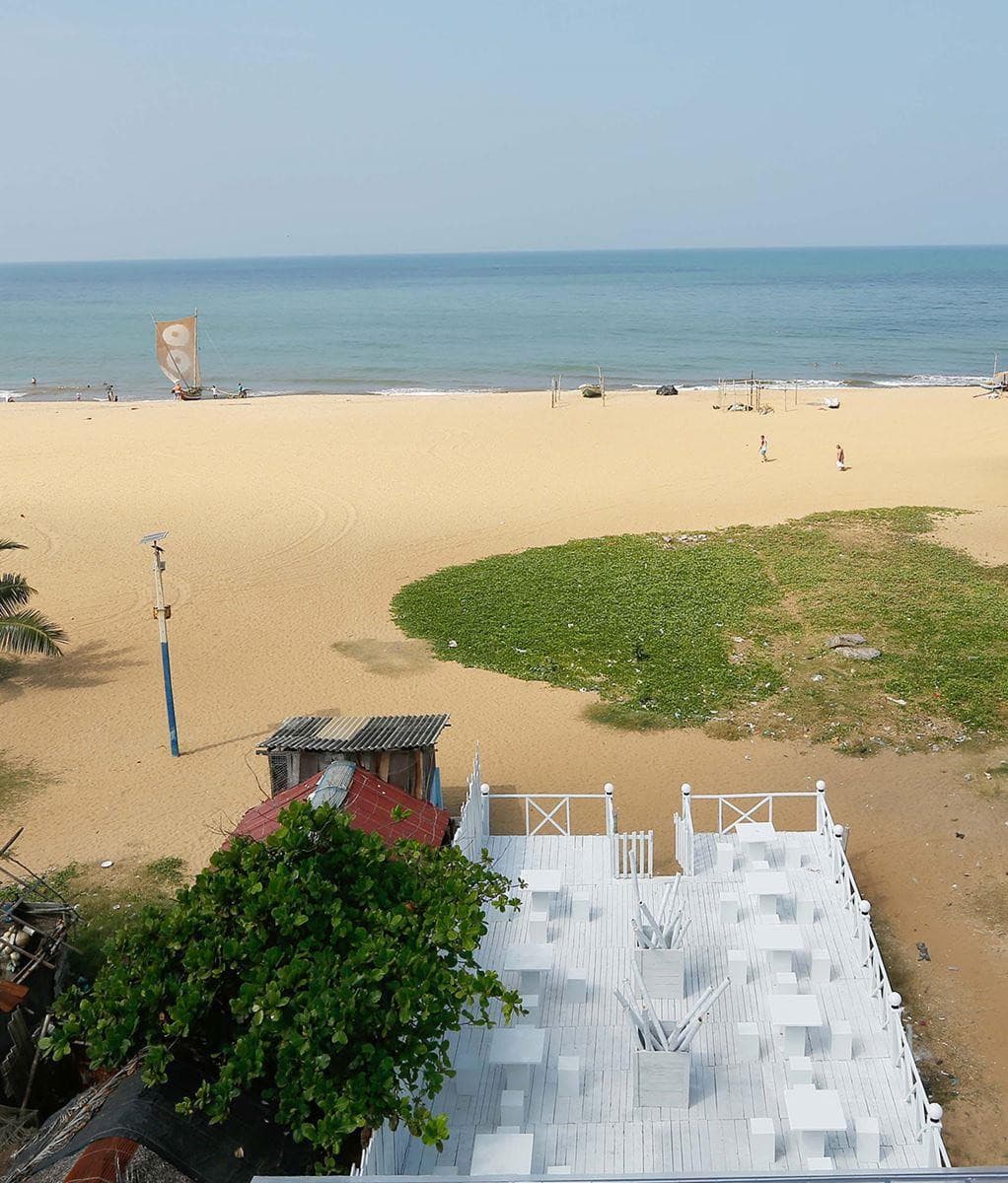 C Negombo