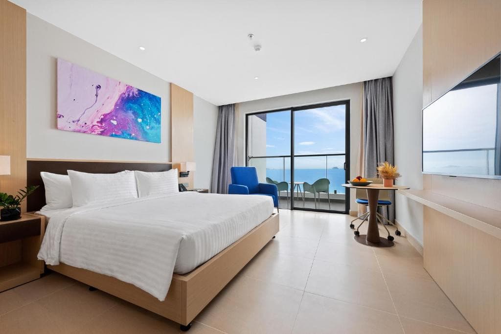 THE EMPYREAN CAM RANH BEACH RESORT