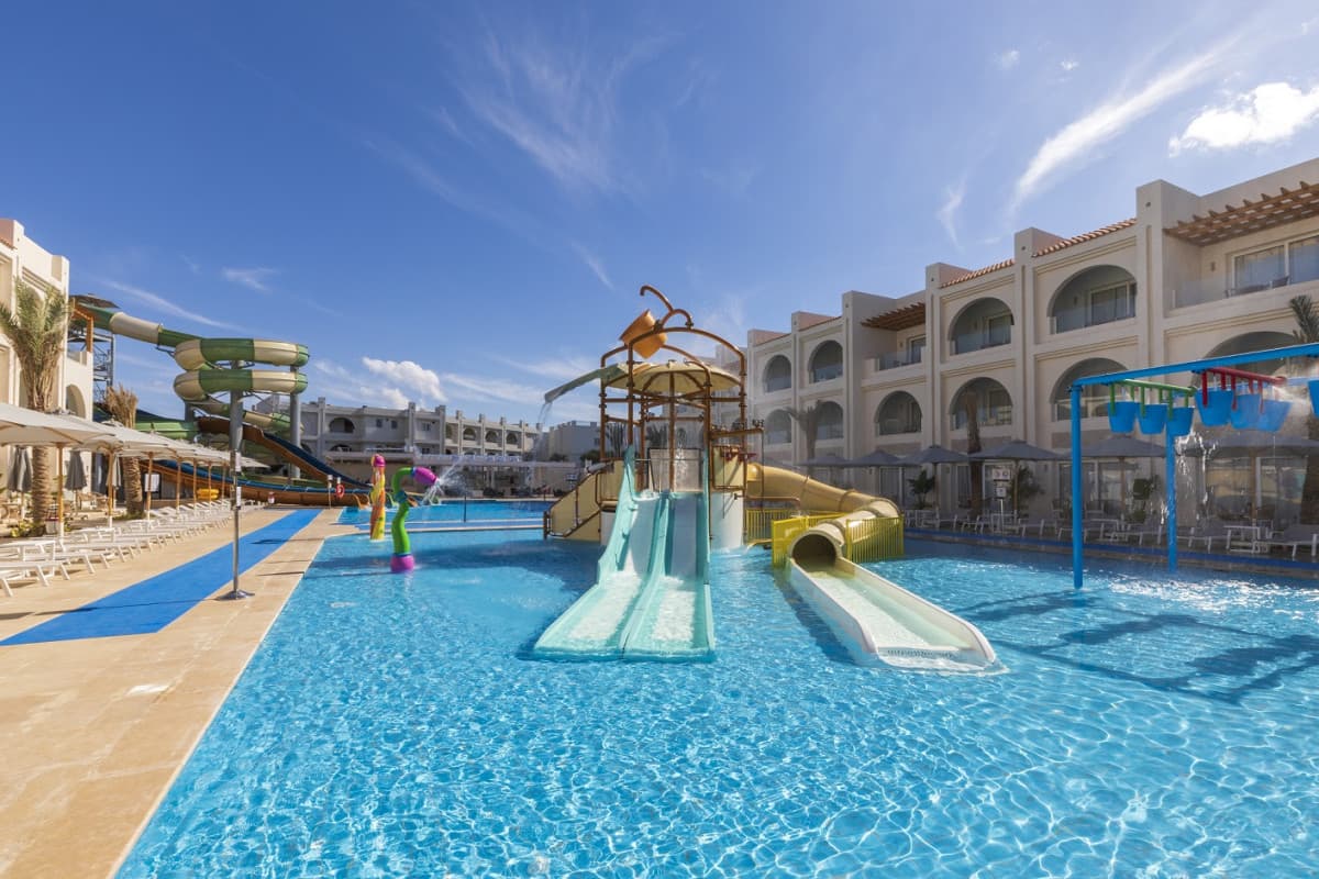 POSH CLUB SUNRISE MONTEMARE RESORT