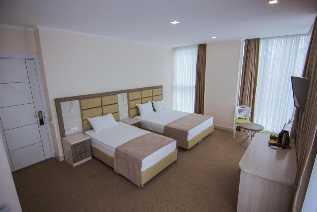 Hotel Green Glass