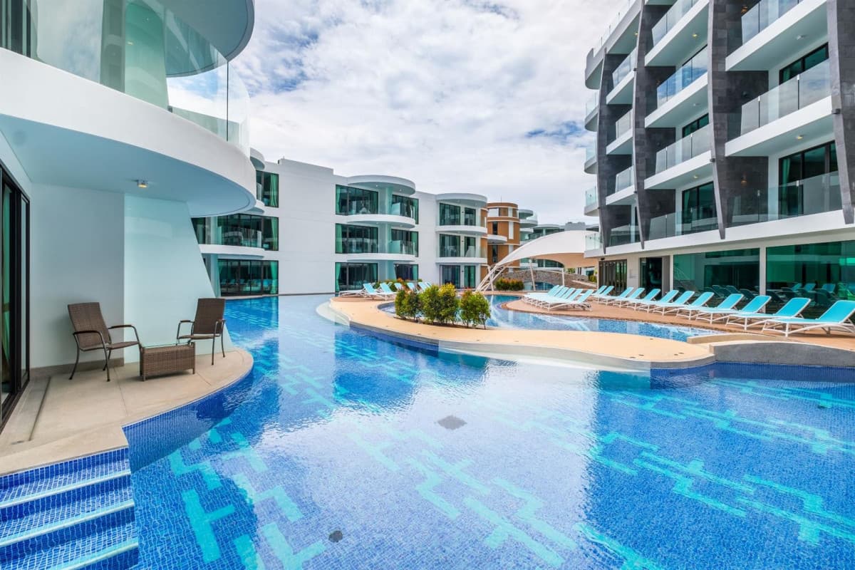 Absolute Twin Sands Resort & Spa