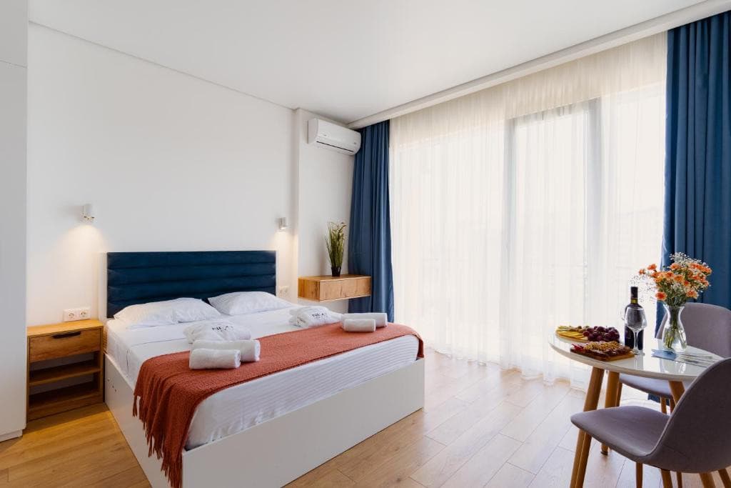 Next Orange Hotel Official