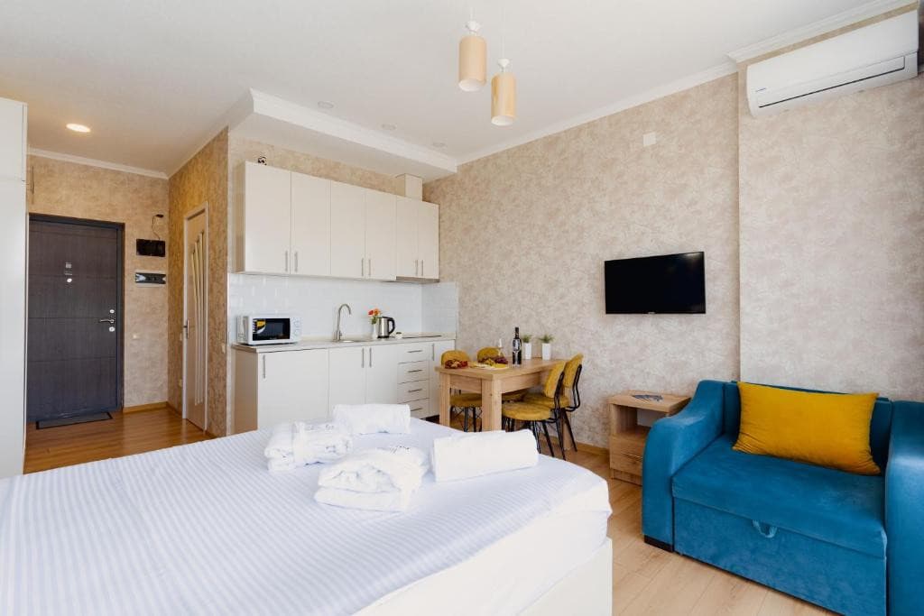 Next Orange Hotel Official