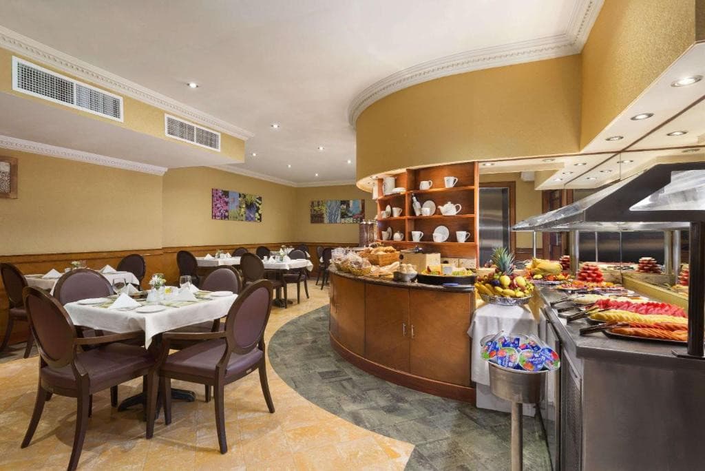 Howard Johnson Hotel by Wyndham
