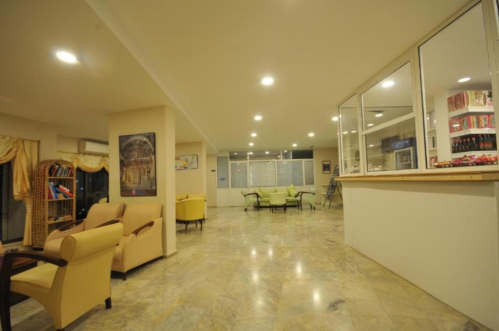 Amos Hotel