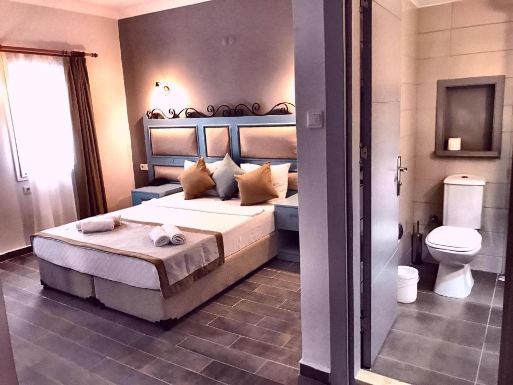 Atrium Hotel