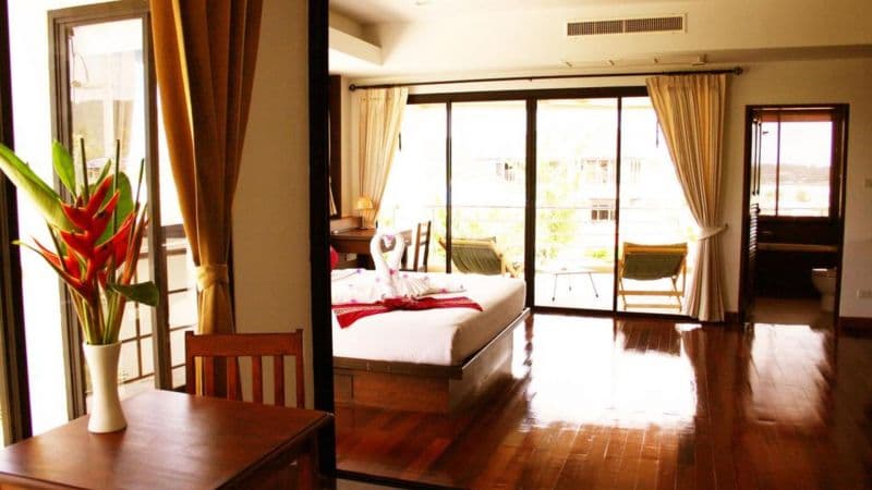 Chaweng Lakeview Condotel