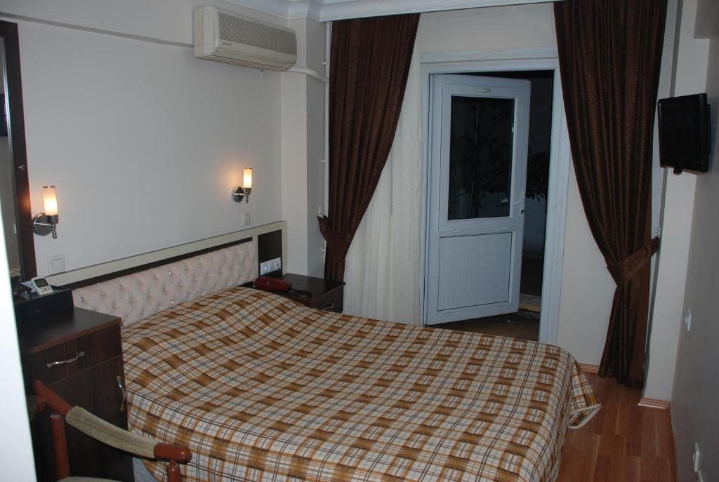 GRAND MARK HOTEL
