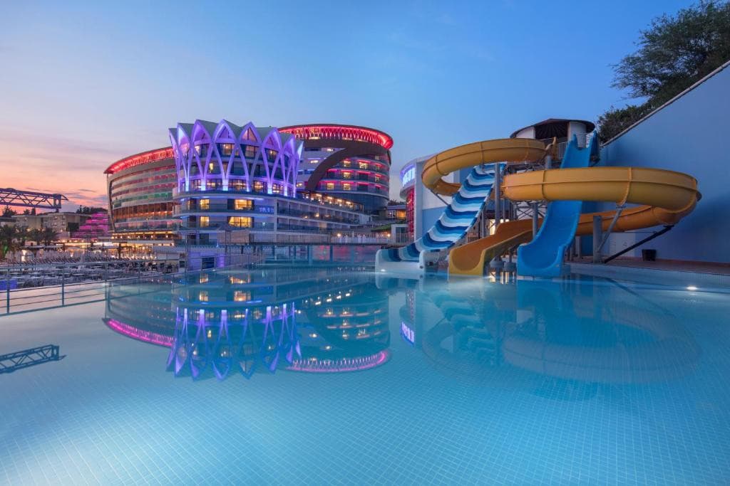  Granada Luxury Resort Spa