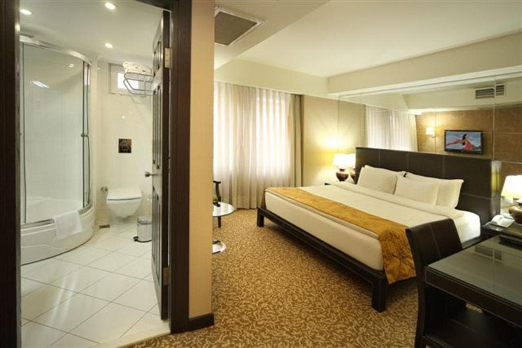 CARTOON HOTEL