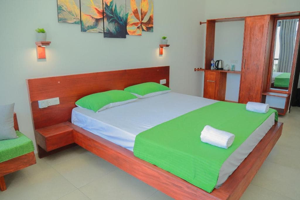 Travellers Hotel Hikkaduwa