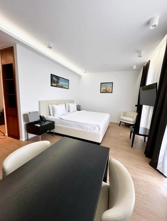 SEA BREEZE WHITE VILLAS 1