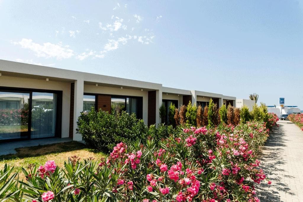 SEA BREEZE WHITE VILLAS 1