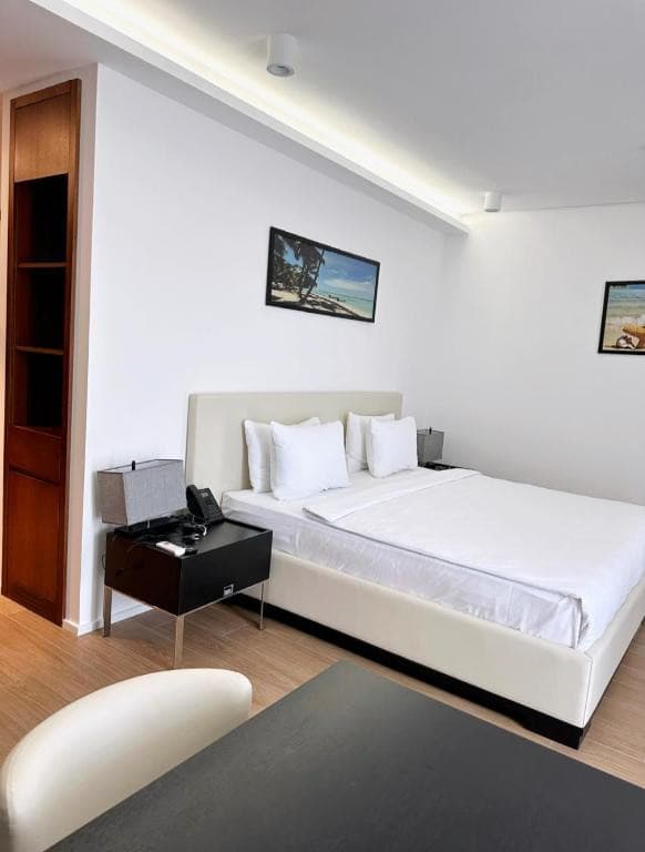 SEA BREEZE WHITE VILLAS 1