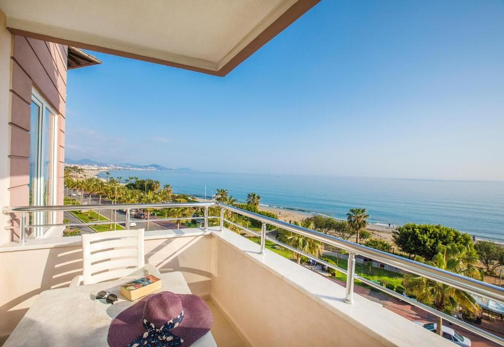 Hawaii Suite Beach Hotel