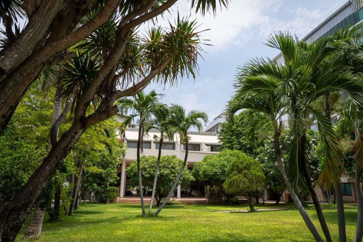 HOTEL TROPICANA