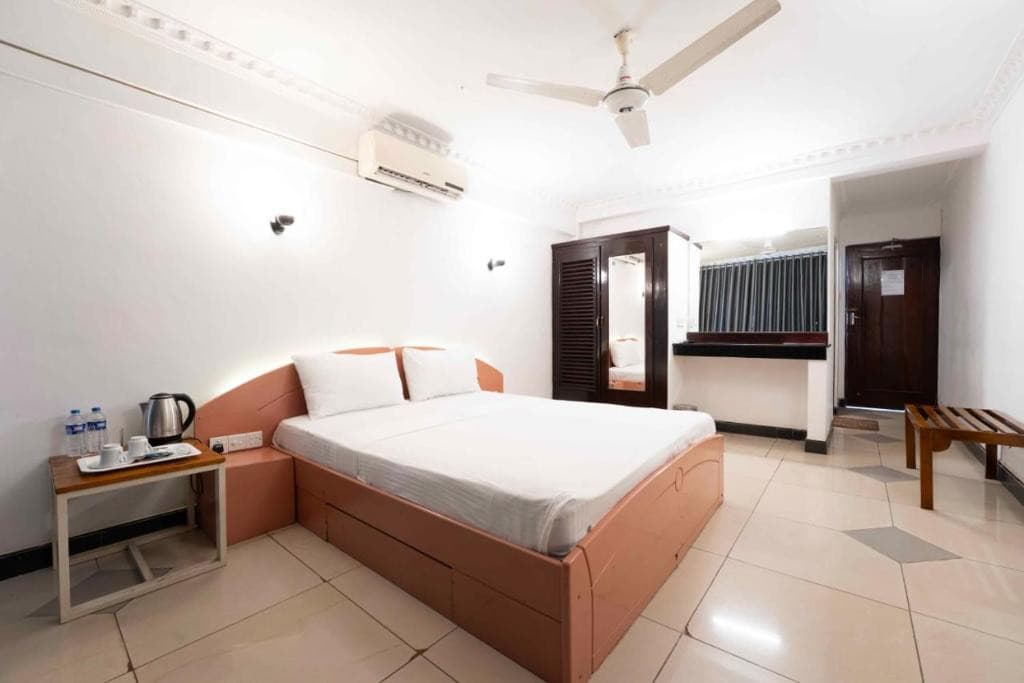 Topaz Beach Hotel