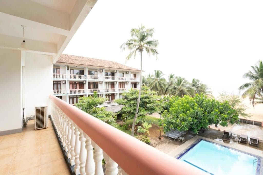 Topaz Beach Hotel