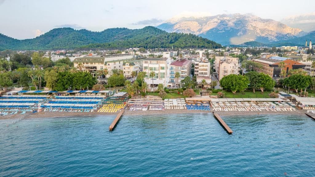 Bonn Beach Hotel By RRH&R