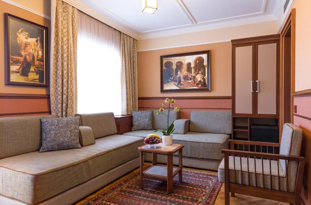 LALAHAN HOTEL