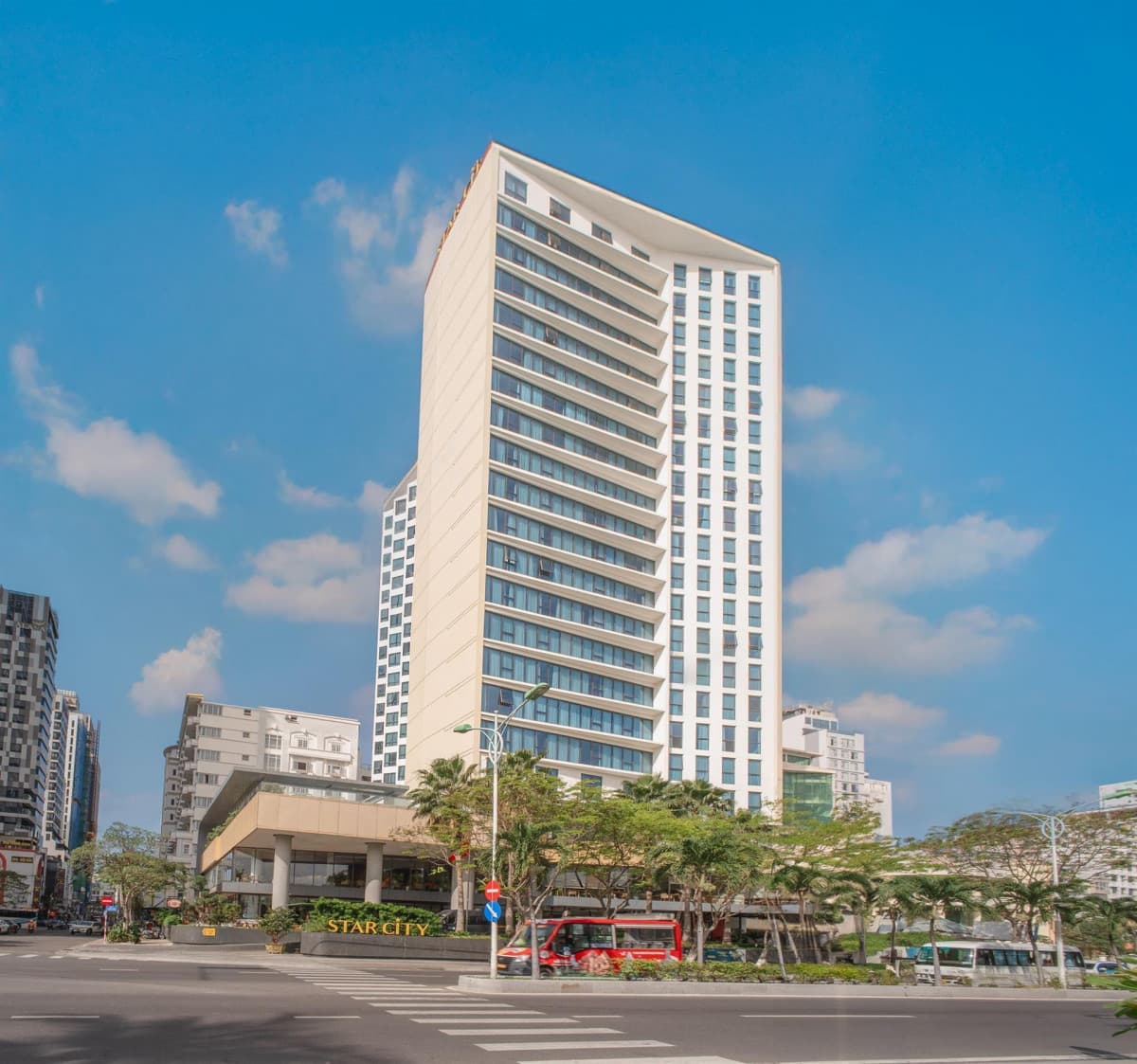 Starcity Hotel & Condotel Beachfront Nha Trang