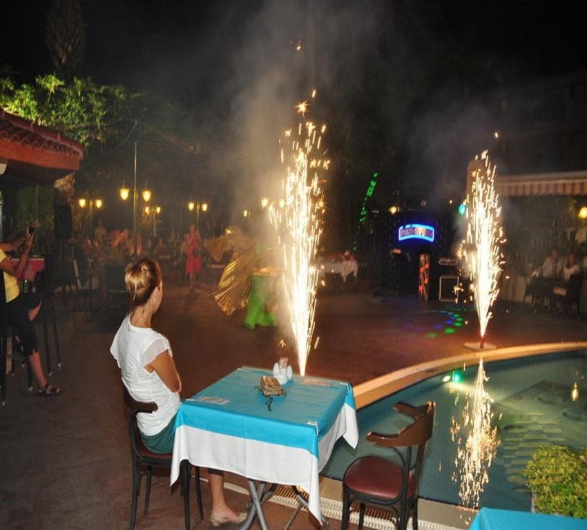 Azak Hotel