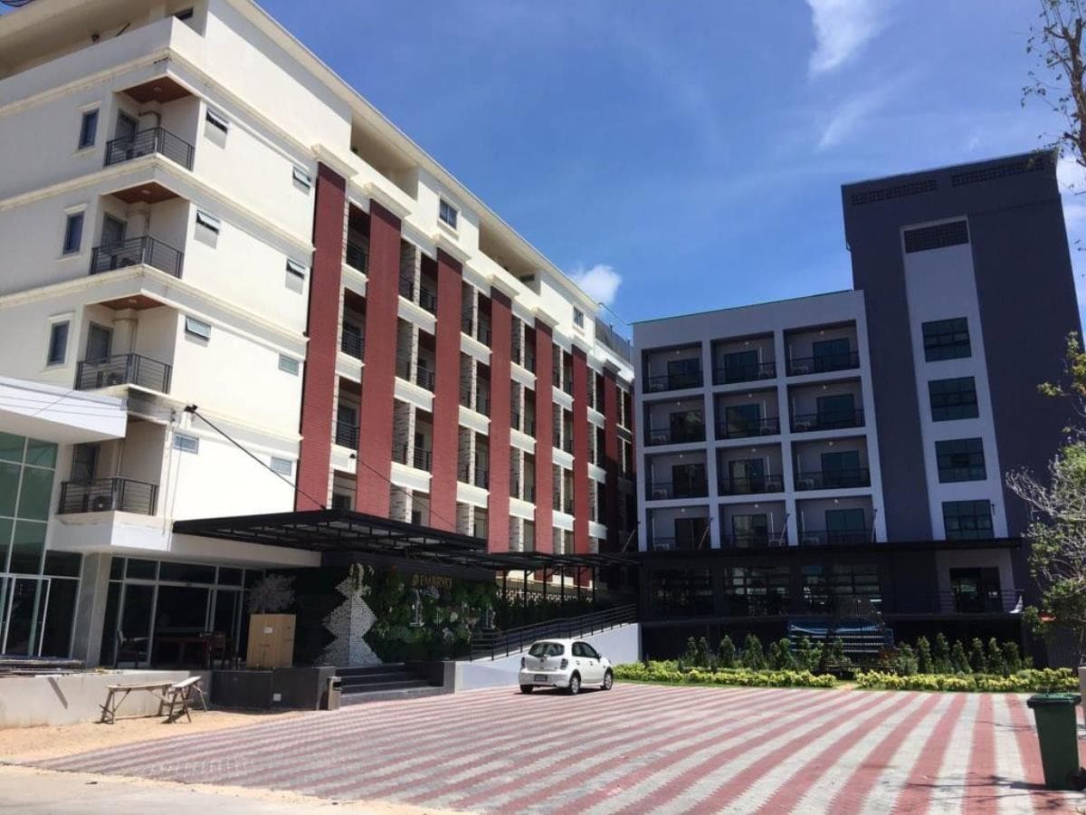 Embryo Hotel