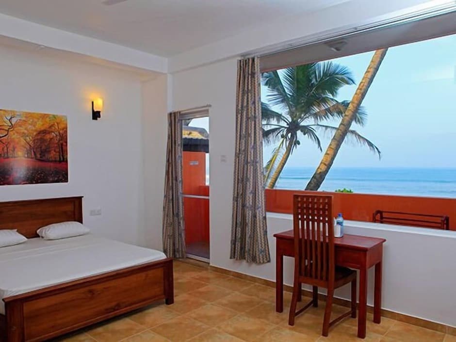 Roy Villa Beach Hotel