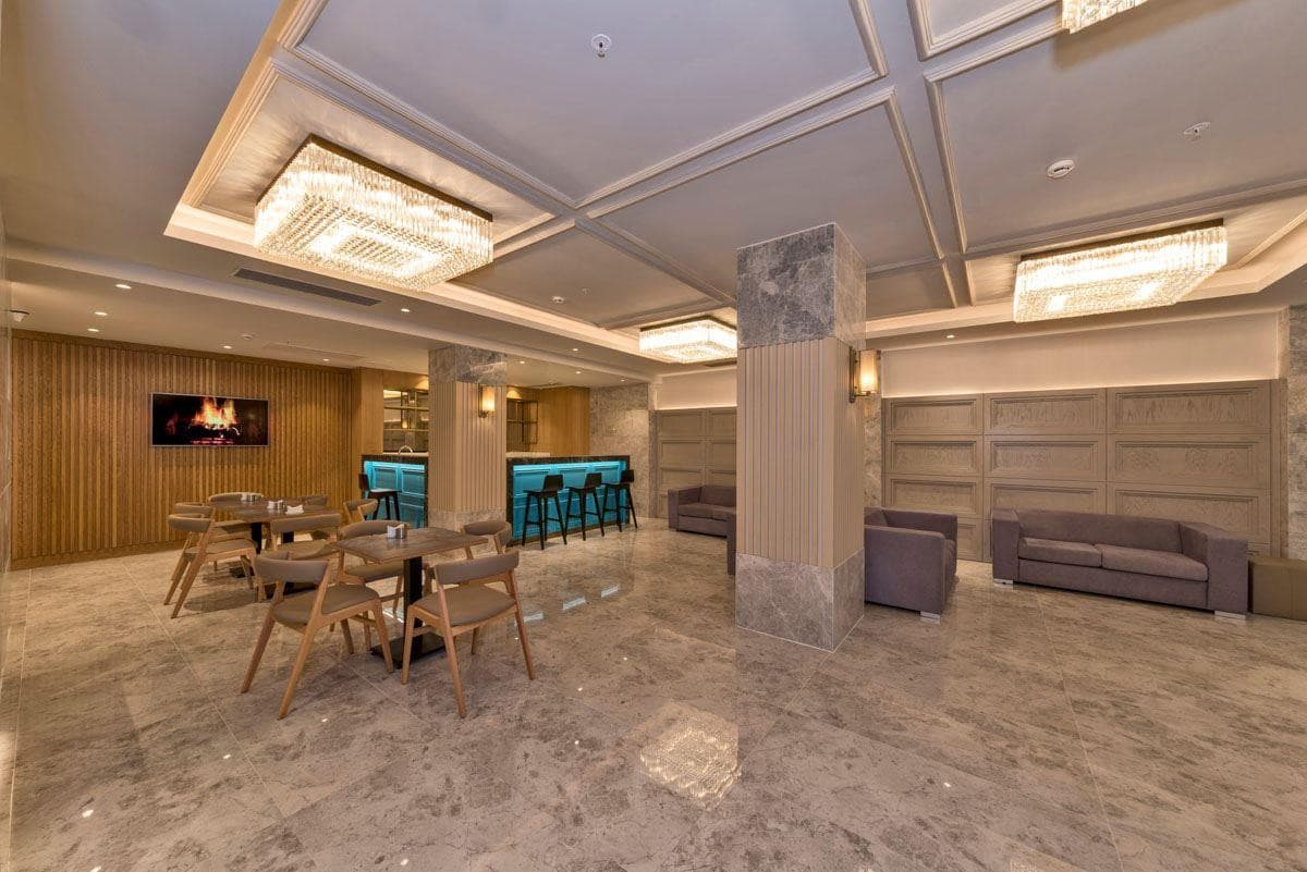 Golden Royal Hotel