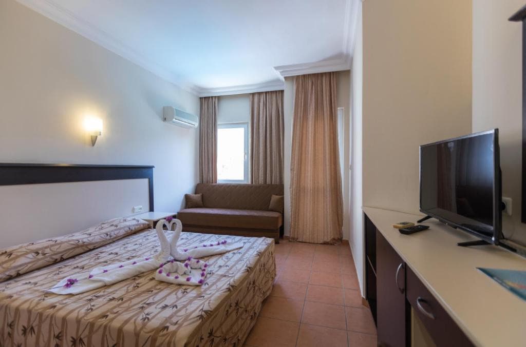 Helios Hotel Side